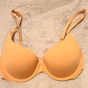 Victoria's secret t-shirt push up bra size 32c